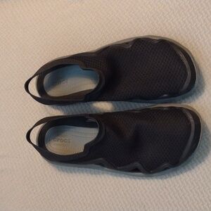 Crocs Swiftwater Mesh Wave black size 8 men's/size 10 women's